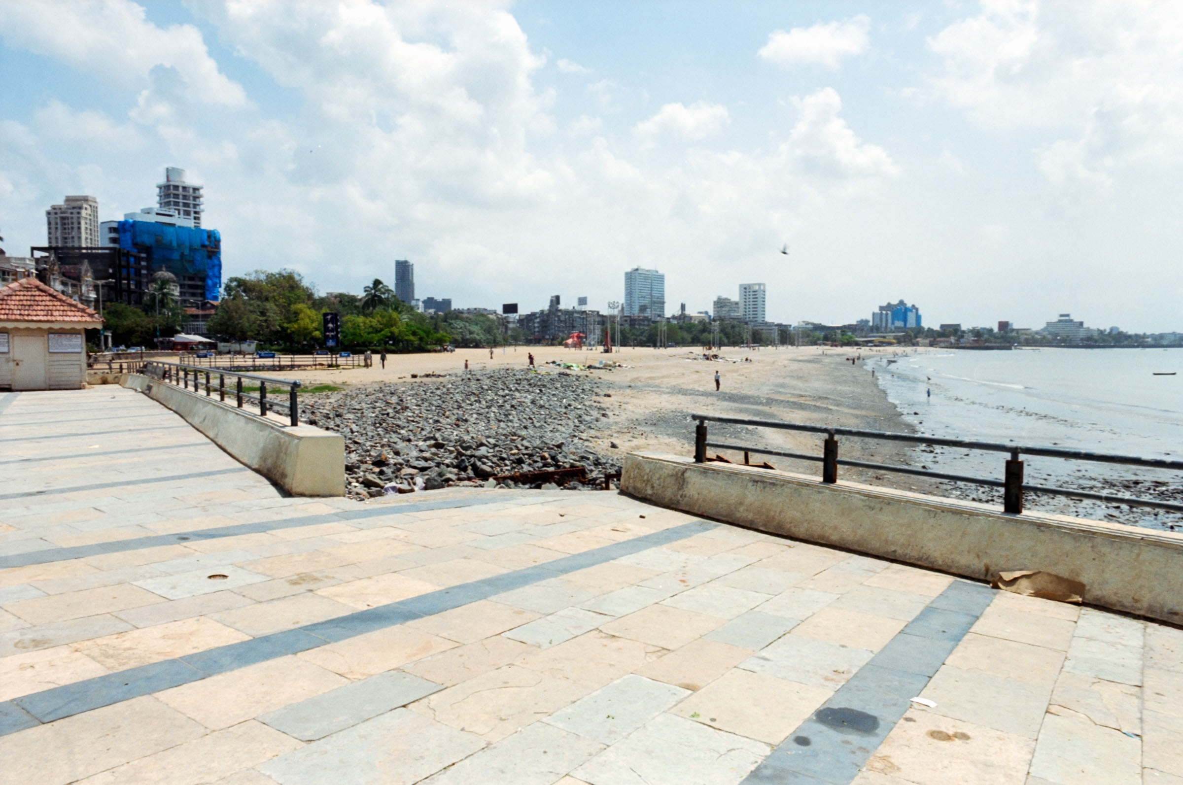 AHP F2004 09 002 sc250526 img15 NLP